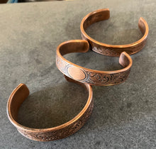 Load image into Gallery viewer, Men's Engraved Copper Bracelet