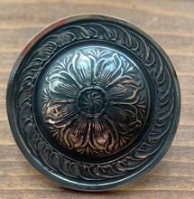 Load image into Gallery viewer, 1 1/2&quot; CONCHOS-BRIDLE LOOP BACKS (BORDER 1)