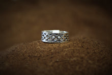 Load image into Gallery viewer, Sterling Silver Filigree Pattern Ring