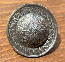 Load image into Gallery viewer, 1 1/2&quot; CONCHOS-BRIDLE LOOP BACKS (BORDER 1)